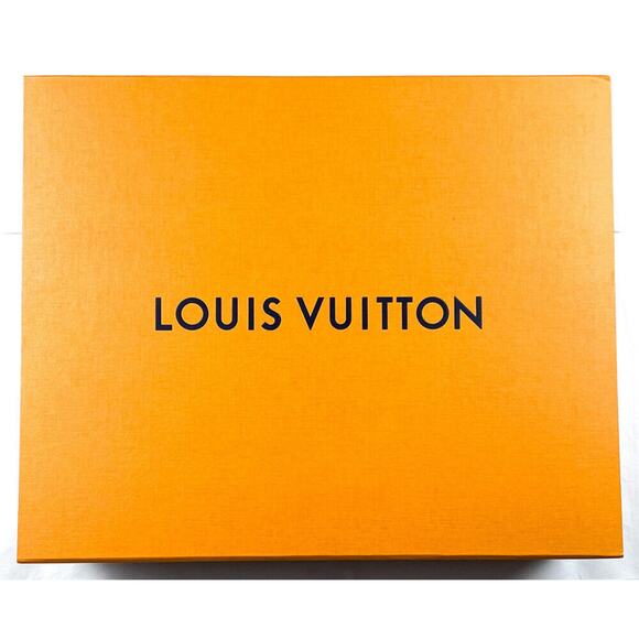 Louis Vuitton Cabas Limited Edition Urs Fischer Tufted Monogram Canvas Tote Bag - Picture 9 of 10